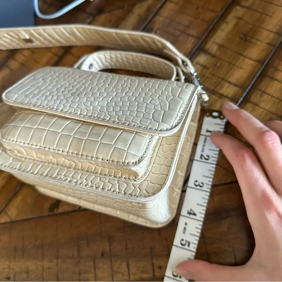 HVISK Women's Renei Croco Cross Body Bag - Picture 14 of 15